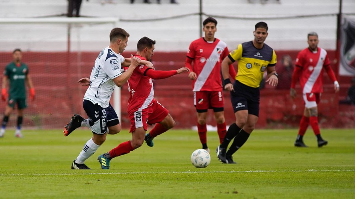Fausto Montero del Deportivo Maipú, en el encuentro frente a Quilmes. Fausto Montero del Deportivo Maipú, en el encuentro frente a Quilmes.