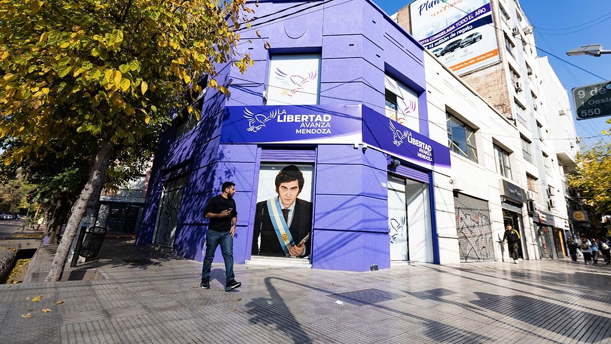 La nueva sede central de La Libertad Avanza en la Ciudad de Mendoza. La nueva sede central de La Libertad Avanza en la Ciudad de Mendoza.