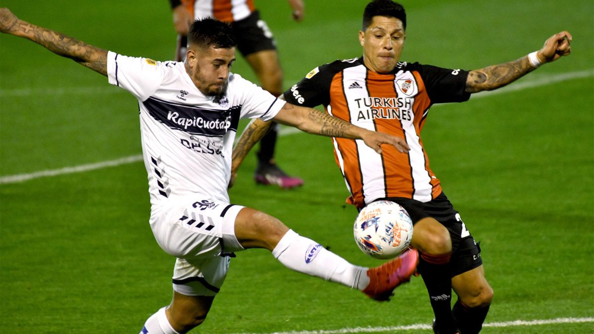 River y Gimnasia quedaron a mano en el Bosque platense