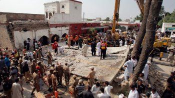 En Pakistán, un atentado suicida dejó 10 muertos, incluido un ministro provincial