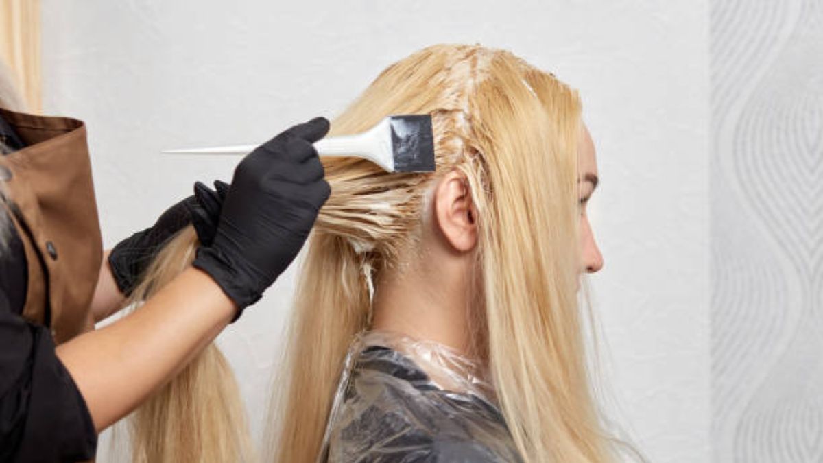 Así debes teñir el cabello para tapar las canas.
