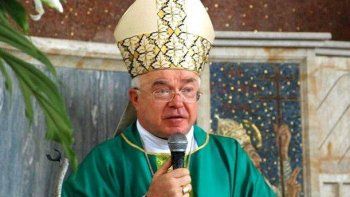 A pedido del Papa, arrestaron a un exarzobispo por pedofilia