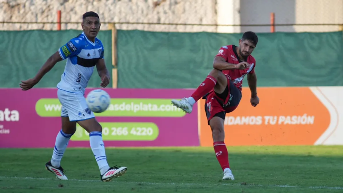 Matía Viguet es una de las figuras del Deportivo Maipú.