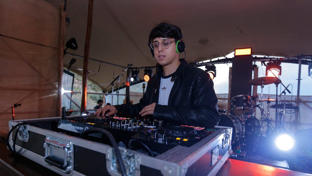 Diego Martínez fue el encargado de animar la fiesta. Diego Martínez fue el encargado de animar la fiesta.