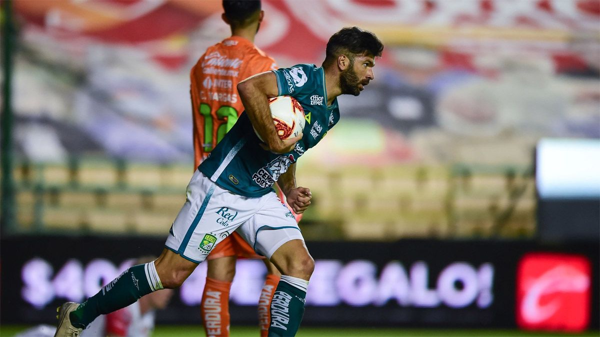 Emmanuel Gigliotti se vistió de héroe en México