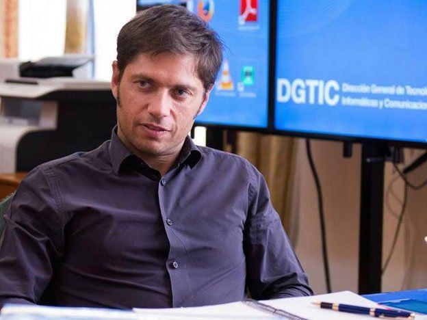 Kicillof cerró el 2014 creándose una cuenta de Twitter y publicando un afiche de La Cámpora
