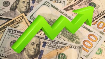 En ascenso: el precio del dólar para este martes 28 de abril fue confirmado por los bancos