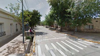 La siguieron, le atravesaron un auto y la asaltaron