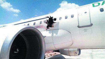 Una explosión dejó un agujero en el fuselaje de un avión somalí