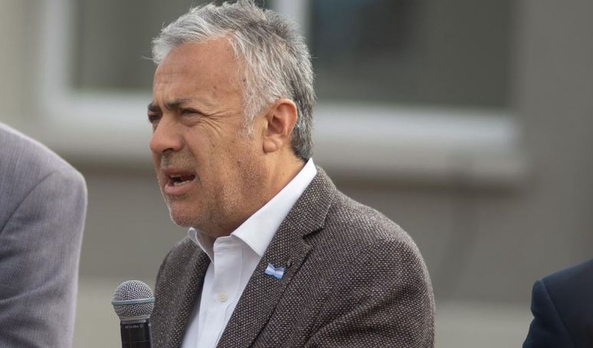 Alfredo Cornejo, gobernador de Mendoza, se refirió al interés de los profesionales por las residencias médicas.