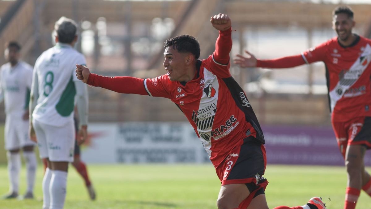 Juan Pablo De La Reta y su emoción tras marcar su primer gol en el Deportivo Maipú.