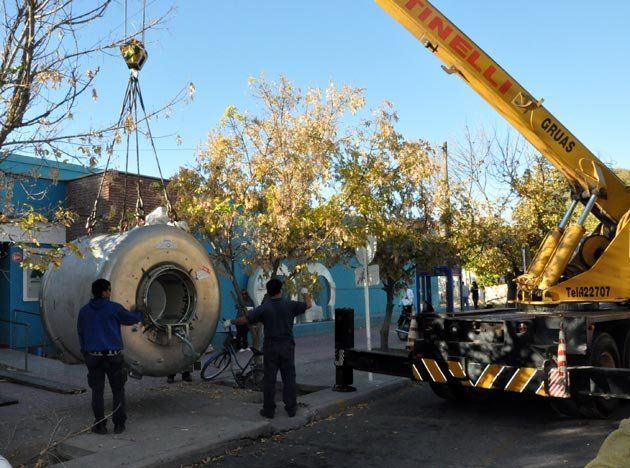 Llegó el resonador de alto campo al FUESMEN