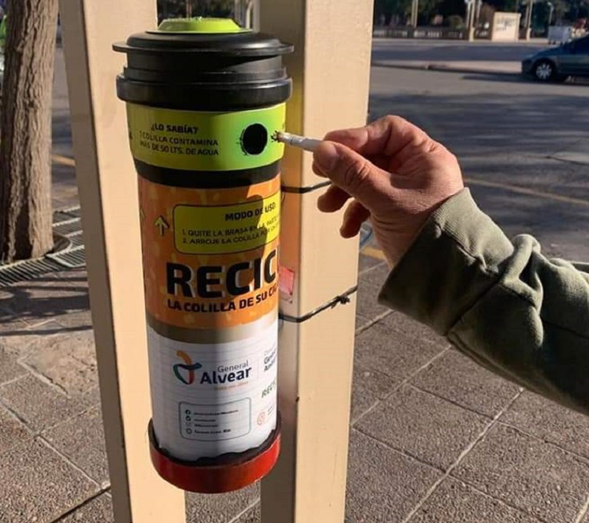 Cada colilla de cigarrillo puede contaminar hasta 1.000 litros de agua. Cada colilla de cigarrillo puede contaminar hasta 1.000 litros de agua.