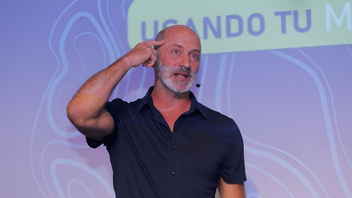 En Mendoza, Estanislao Bachrach les enseñó a cientos de empresarios cómo liderar un cambio