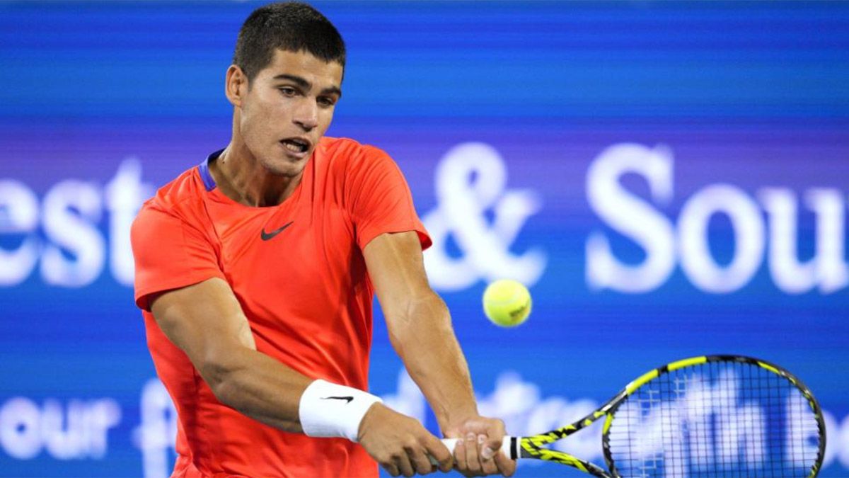 Carlos Alcaraz, número uno del mundo, sufrió más de la cuenta en su primer partido al tope del ranking mundial de la ATP.