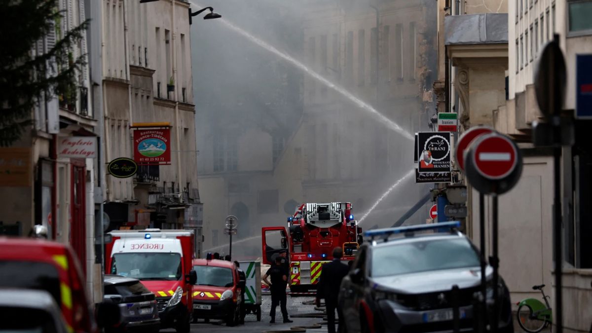 Tragedia en París: una fuerte explosión por gas en un edificio dejó 37 heridos, cuatro muy graves y se desató un incendio