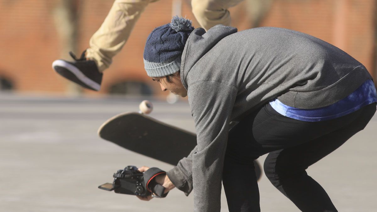 Fueron significativamente más bajos los números de Covid en Argentina este lunes.