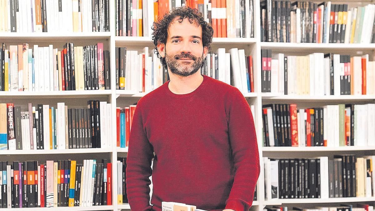 El escritor y cineasta Luis L&oacute;pez Carrasco.