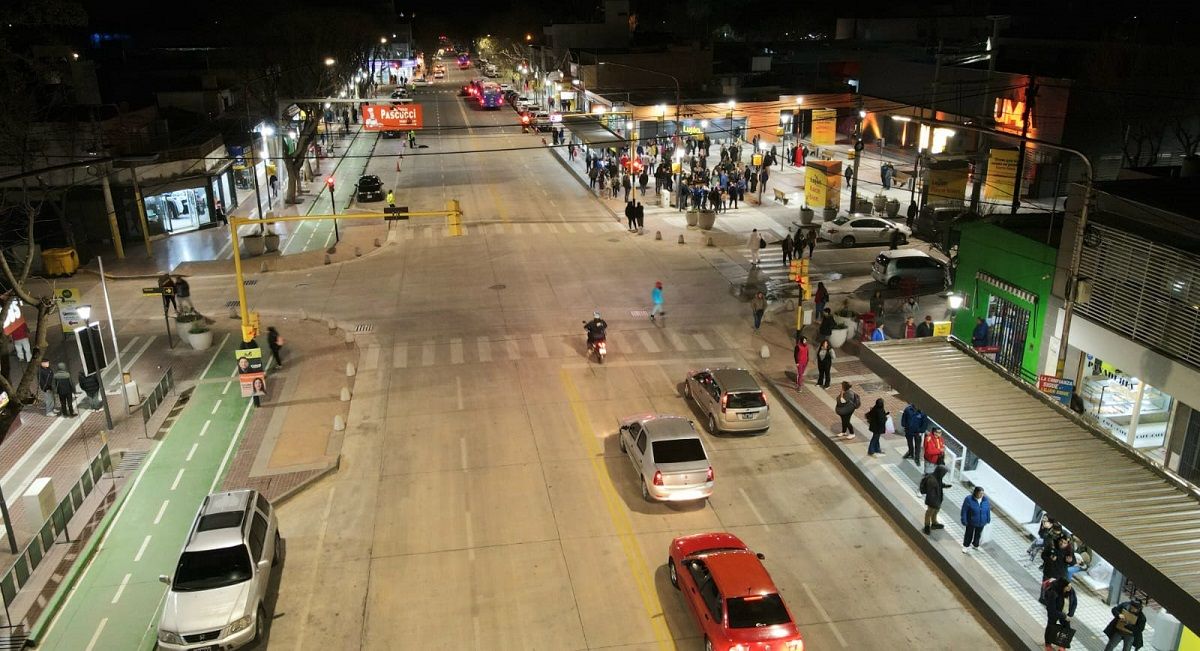 Se inauguró el Plan de Renovación del Microcentro de calle Sáez Peña de Luján de Cuyo.