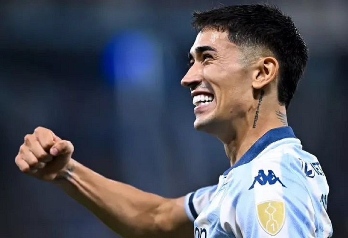 El delantero le dio la victoria a Racing.