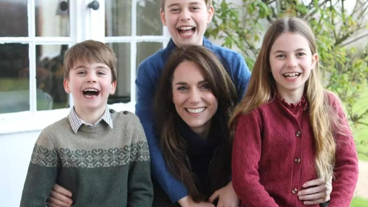 Instagram dijo que la foto de Kate Middleton estaba alterada Instagram dijo que la foto de Kate Middleton estaba alterada