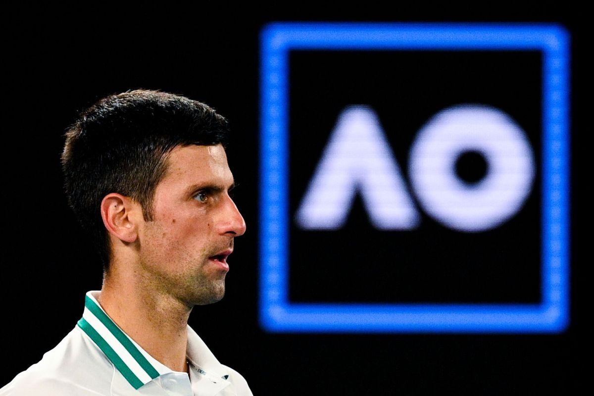 Djokovic en Australia, aislado en el hotel del terror