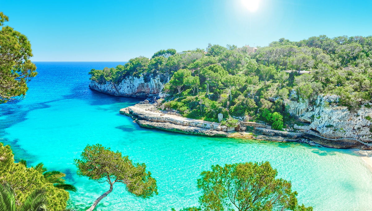 Chollazo de El Corte Inglés: hotel y avión a Palma de Mallorca por 600 euros