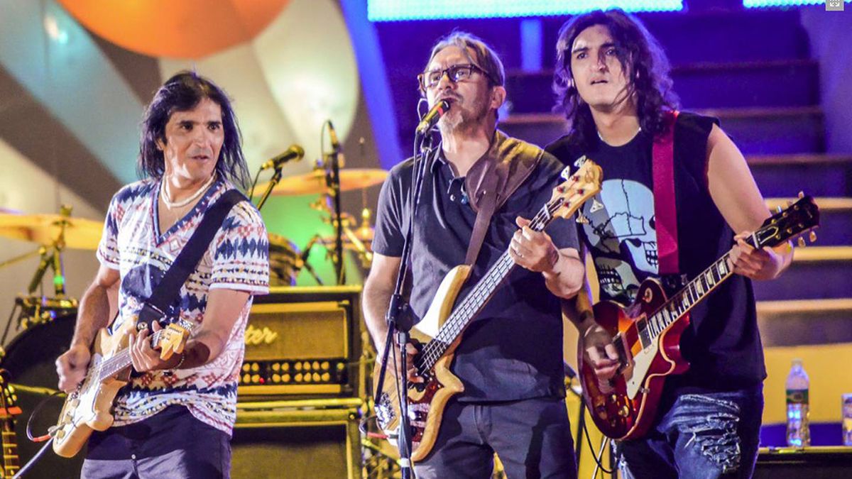 Marciano Cantero, Felipe Staiti y Juan Pablo Staiti, éste último como invitado a tocar con Los Enanitos Verdes.