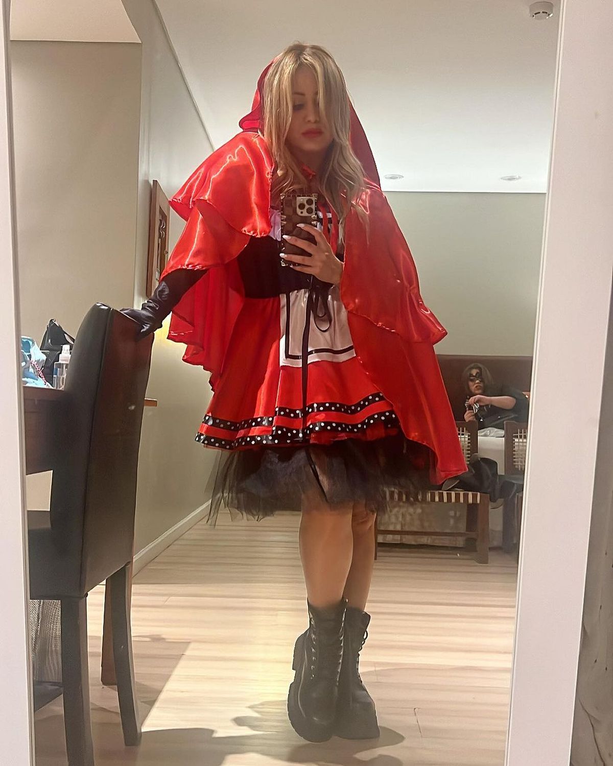 Karina La Princesita de fiesta y disfrazada de Caperucita , las fotos que paralizaron la red. Karina La Princesita de fiesta y disfrazada de Caperucita , las fotos que paralizaron la red.