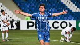 Tadeo Allende festejó con emoción su gol ante Colón de Santa Fe.