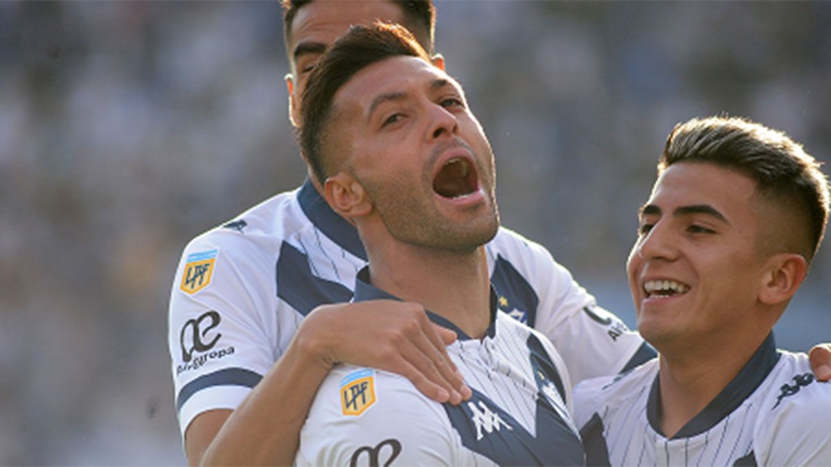 Vélez le ganó a San Lorenzo y se acerca a la Libertadores 2022