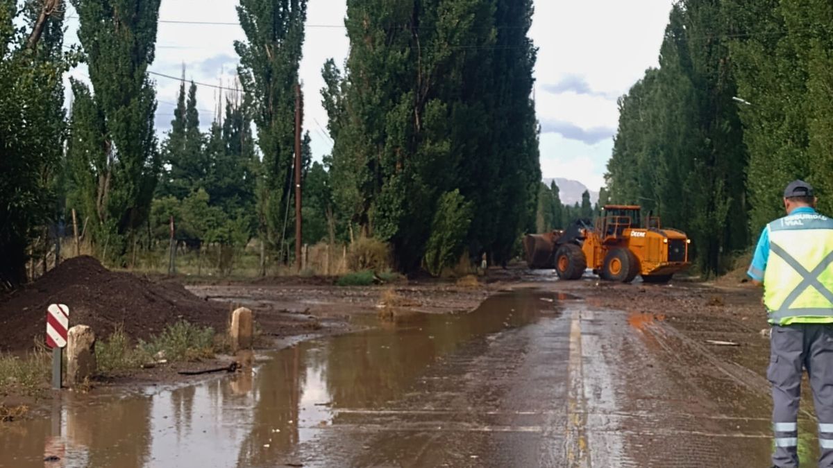 Uspallata registró tormentas que hacía tiempo que los lugareños no veían. Uspallata registró tormentas que hacía tiempo que los lugareños no veían.