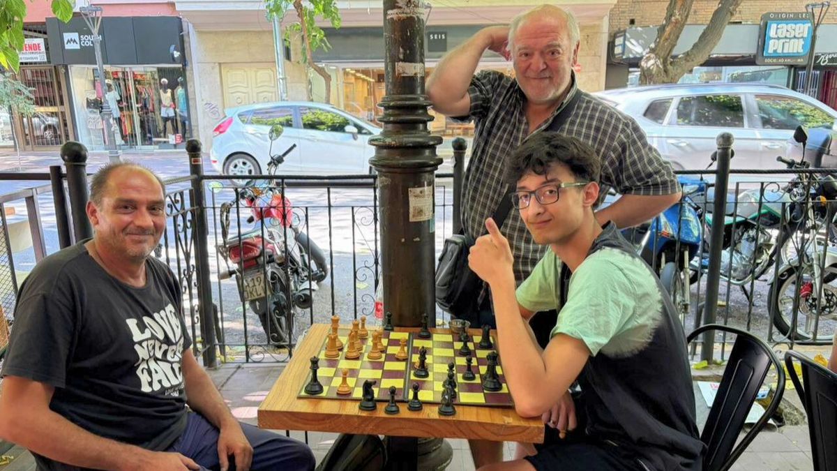 Jorge Vilches se enfrenta a Karim Jara, de 16 años. Y Pedro Venturini espera los resultados. Jorge Vilches se enfrenta a Karim Jara, de 16 años. Y Pedro Venturini espera los resultados.