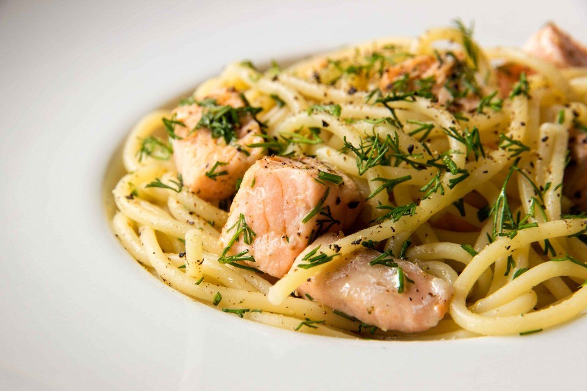 Como en muchas recetas, existen variaciones. En este caso, el plato es con spaghetti. Como en muchas recetas, existen variaciones. En este caso, el plato es con spaghetti.