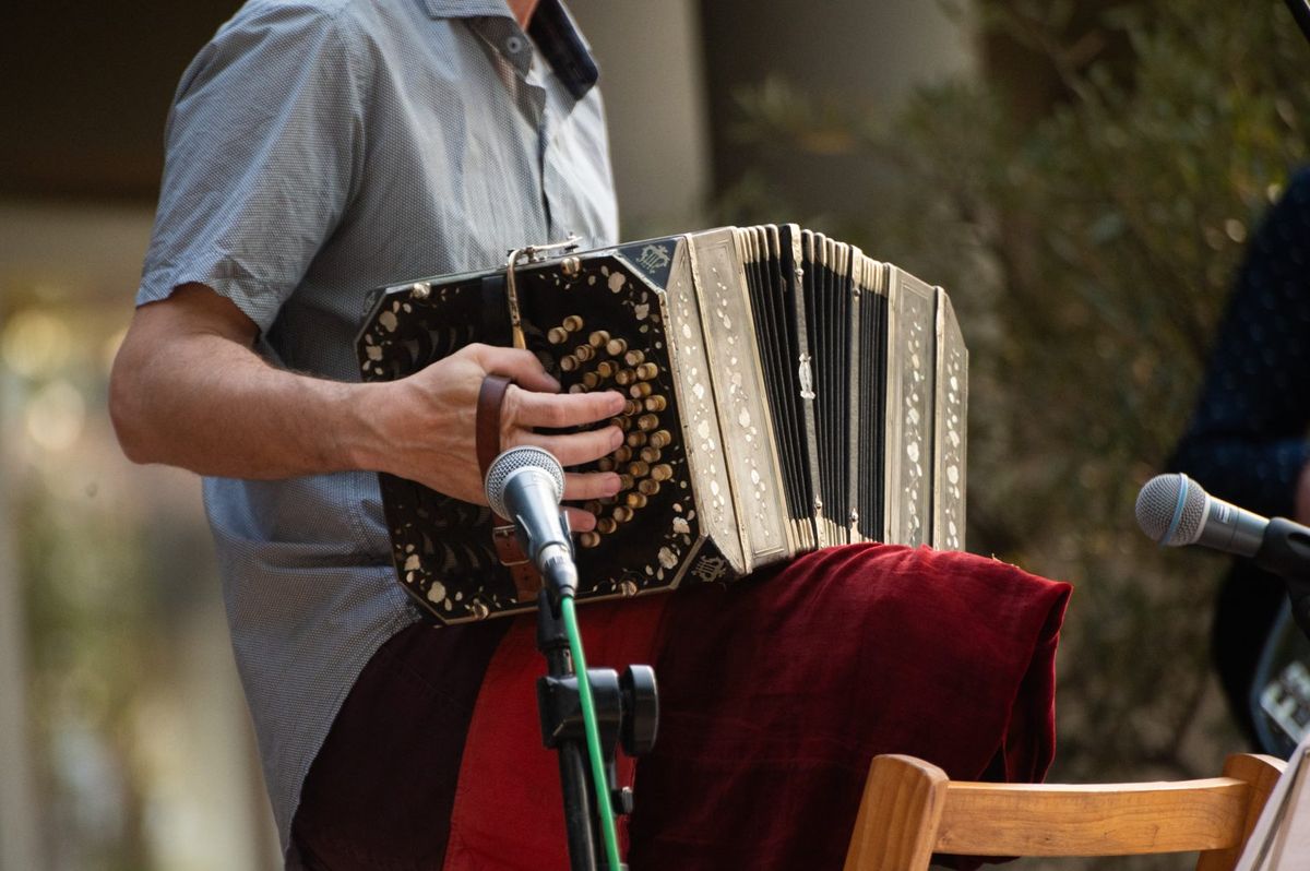 El bandoneón será el instrumento estrella en el Festival Valparaíso Tango. La Orquesta Filarmónica de Mendoza lo incluirá en las manos de un maestro: Joaquín Benítez.