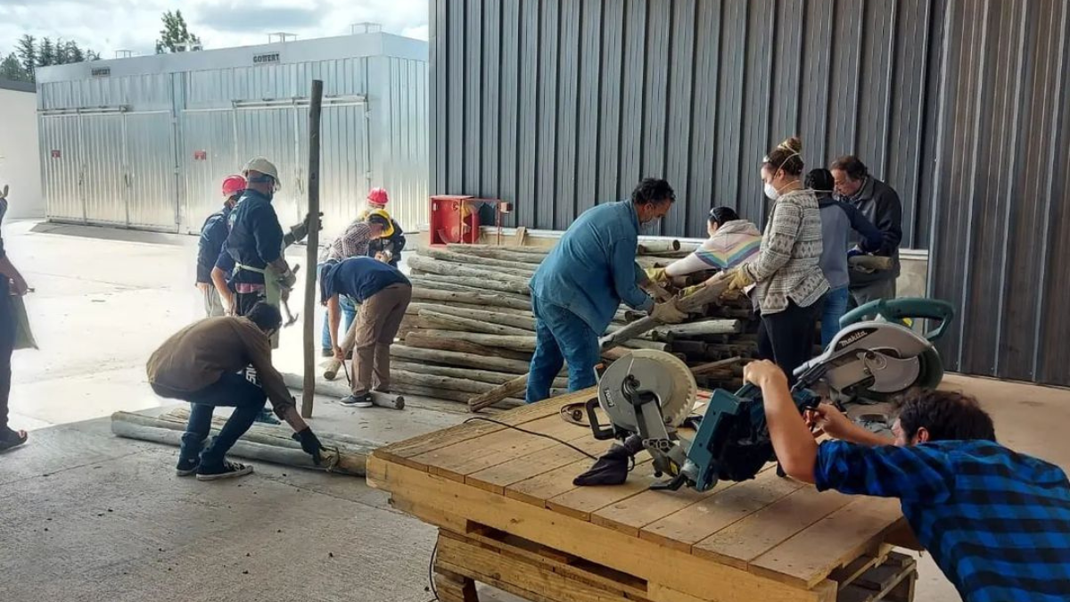 La propuesta de la Cooperativa busca generar un espacio de resguardo para mujeres en situación de violencia que vivien en un barrio con difícil acceso a los servicios de luz y agua. La propuesta de la Cooperativa busca generar un espacio de resguardo para mujeres en situación de violencia que vivien en un barrio con difícil acceso a los servicios de luz y agua.