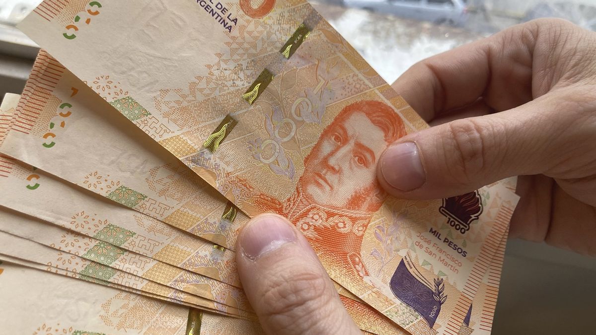 El Salario Mínimo, Vital y Móvil en Argentina crecerá $54.000 El Salario Mínimo, Vital y Móvil en Argentina crecerá $54.000