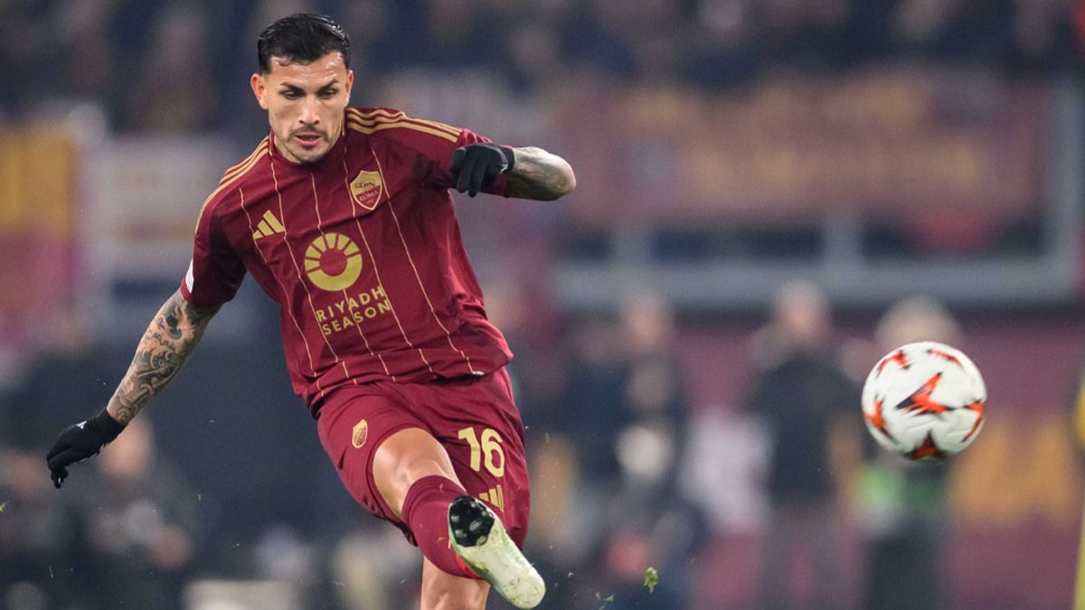 Paredes ayudó a Roma a avanzar en la Europa League.