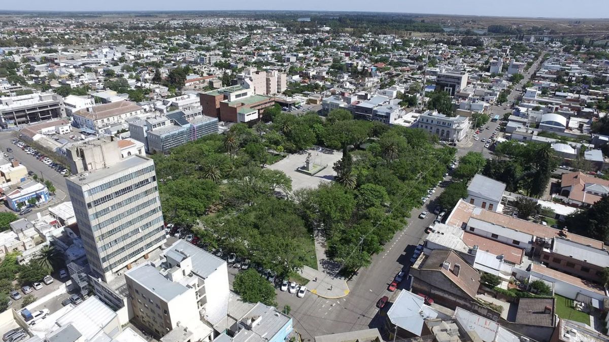 La Plaza Alsina es la más antigua de la ciudad de Viedma y fue declarada Sitio Histórico Nacional en noviembre de 1986 La Plaza Alsina es la más antigua de la ciudad de Viedma y fue declarada Sitio Histórico Nacional en noviembre de 1986