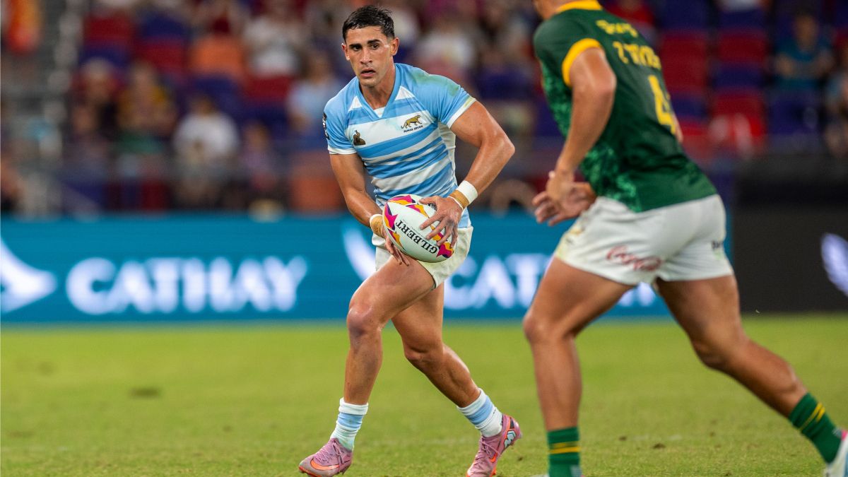 Los Pumas 7s jugaron gran parte del encuentro con Sudáfrica con un hombre menos y eso condicionó el resultado final.