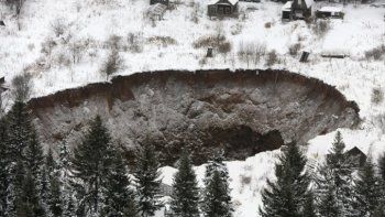Un misterioso cráter se 