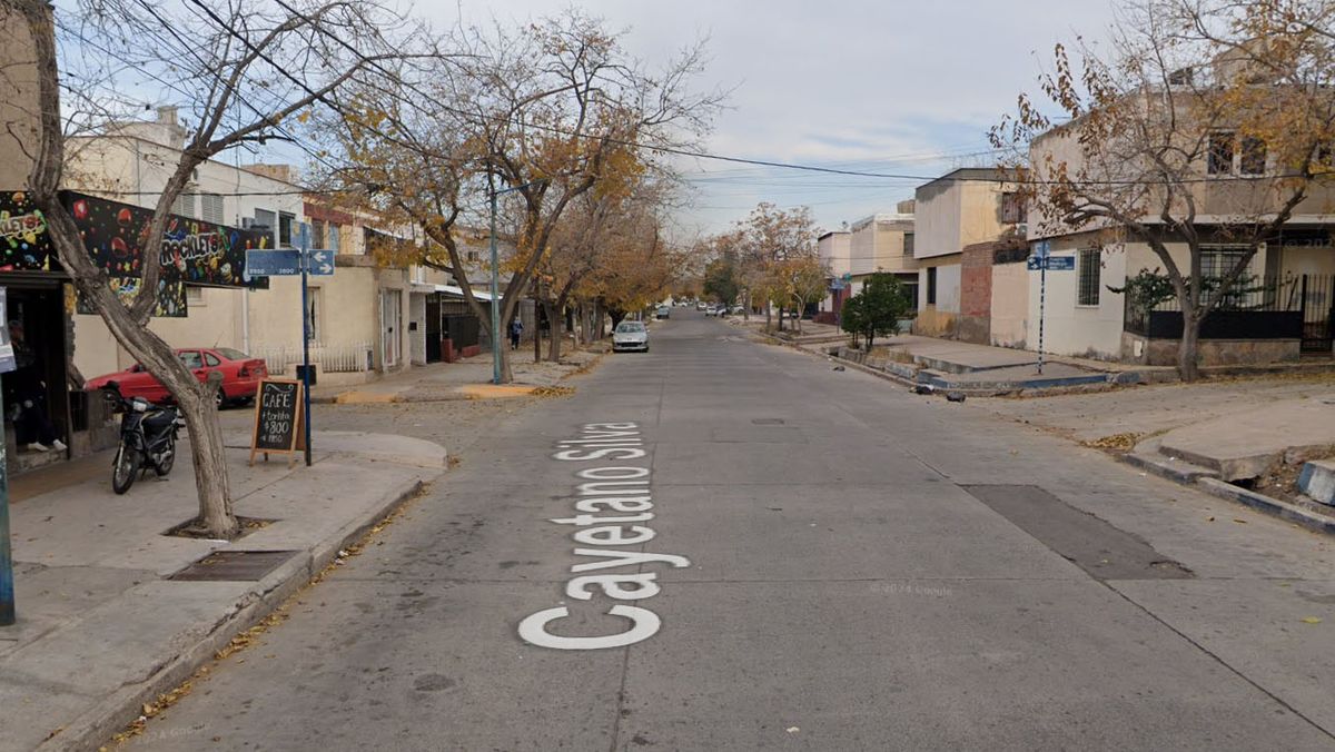 El conductor de una camioneta manejaba borracho cuando chocó con una moto en Villa Hipódromo, Godoy Cruz.
