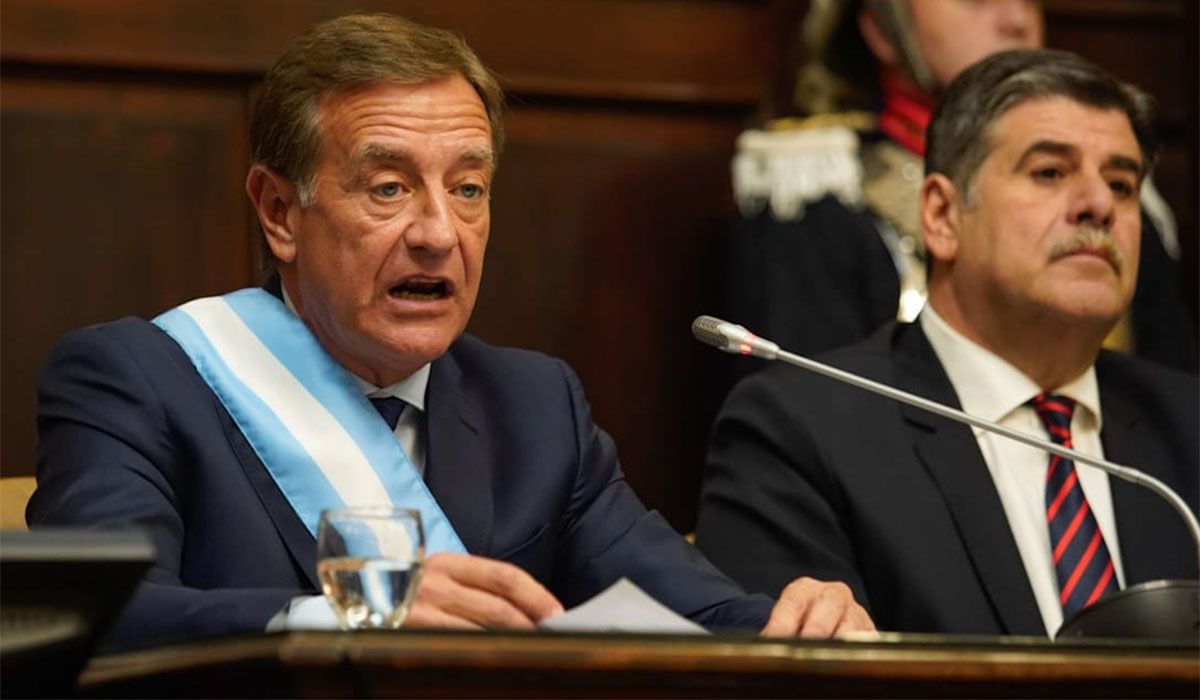 Rodolfo Suarez se emocionó en su último discurso anual en la Legislatura provincial.