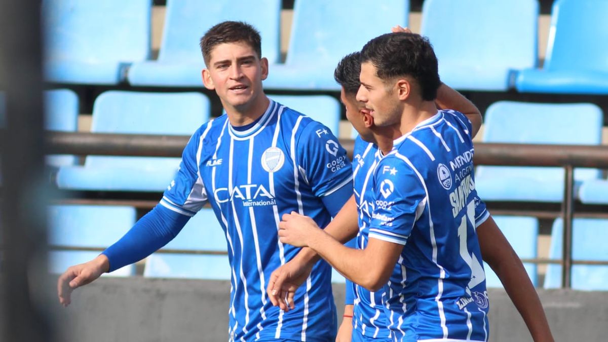 Badaloni hizo uno de los goles en la victoria frente a El Porvenir y posiblemente sea baja en Godoy Cruz en este mercado de pases. Badaloni hizo uno de los goles en la victoria frente a El Porvenir y posiblemente sea baja en Godoy Cruz en este mercado de pases. 