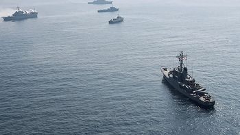 Dos fuerzas militares se unen a Irán y desafían a Estados Unidos con ejercicios conjuntos Dos fuerzas militares se unen a Irán y desafían a Estados Unidos con ejercicios conjuntos