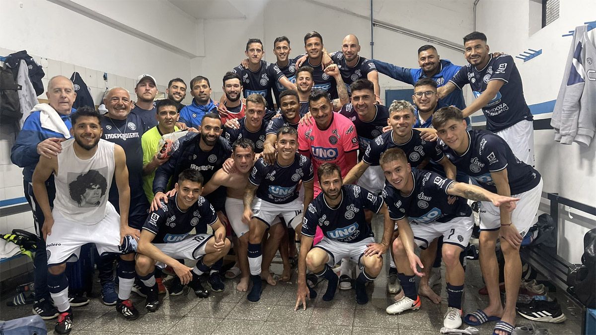 Independiente Rivadavia metió un verdadero triunfazo ante Almagro, que le permitió avanzar a los cuartos de final del Reducido de la Primera Nacional.