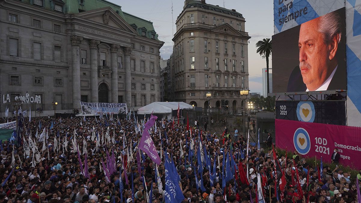 Miles de personas participaron del festejo por el D&iacute;a de la Democracia y los Derechos Humanos.