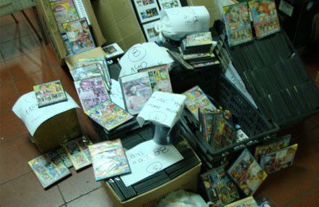 Secuestraron más de mil DVDs y CDs truchos de una fábrica clandestina en Guaymallén
