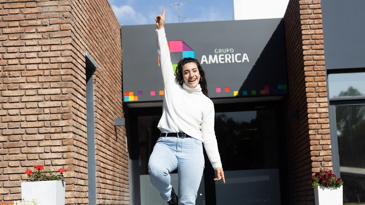 Nahir es locutora y está a punto de recibirse de Comunicadora Social. Nahir es locutora y está a punto de recibirse de Comunicadora Social.