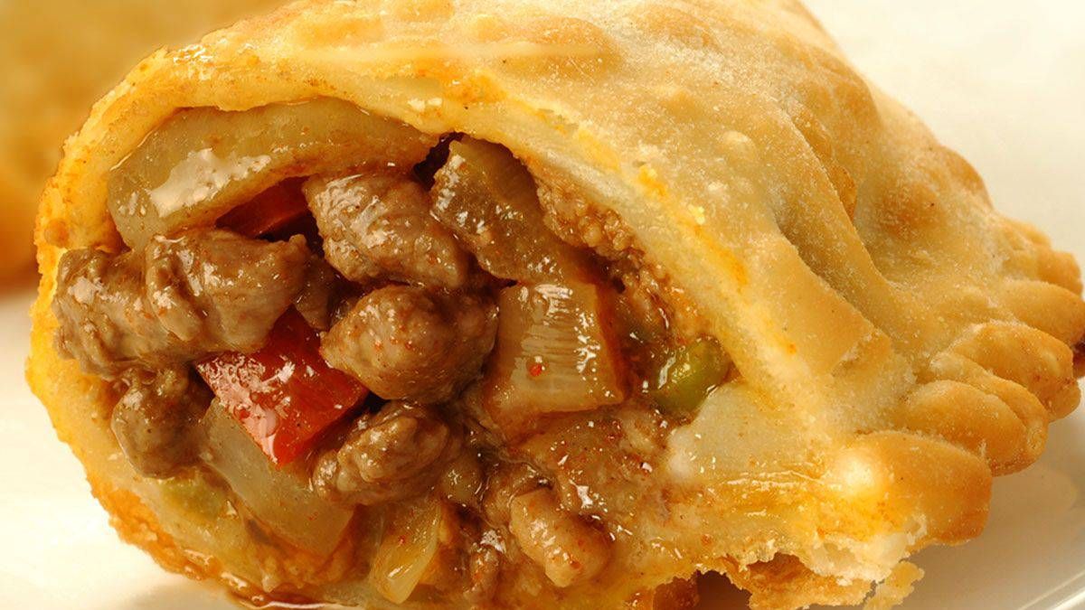 Recetas: empanadas de carne cortada a cuchillo.